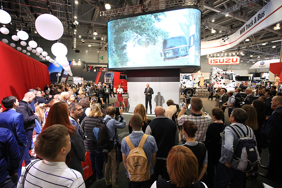 汽車展廳現(xiàn)場，汽車展會嘉賓，車展 